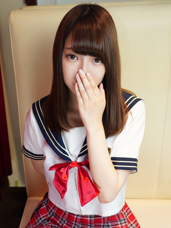 激安ヌキ道楽・十三店 グミ 18歳 T：160cm　B：84(C)　W：55　H：87